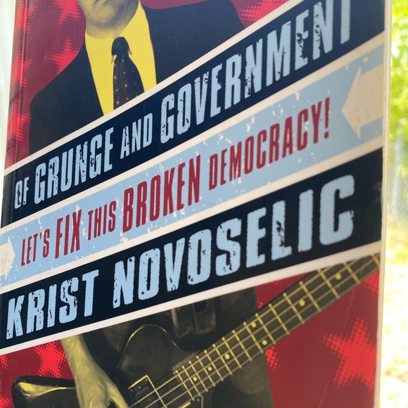 Of Grunge And Government Paperback Book with autograph by Krist Novoselic - Picture 8 of 11